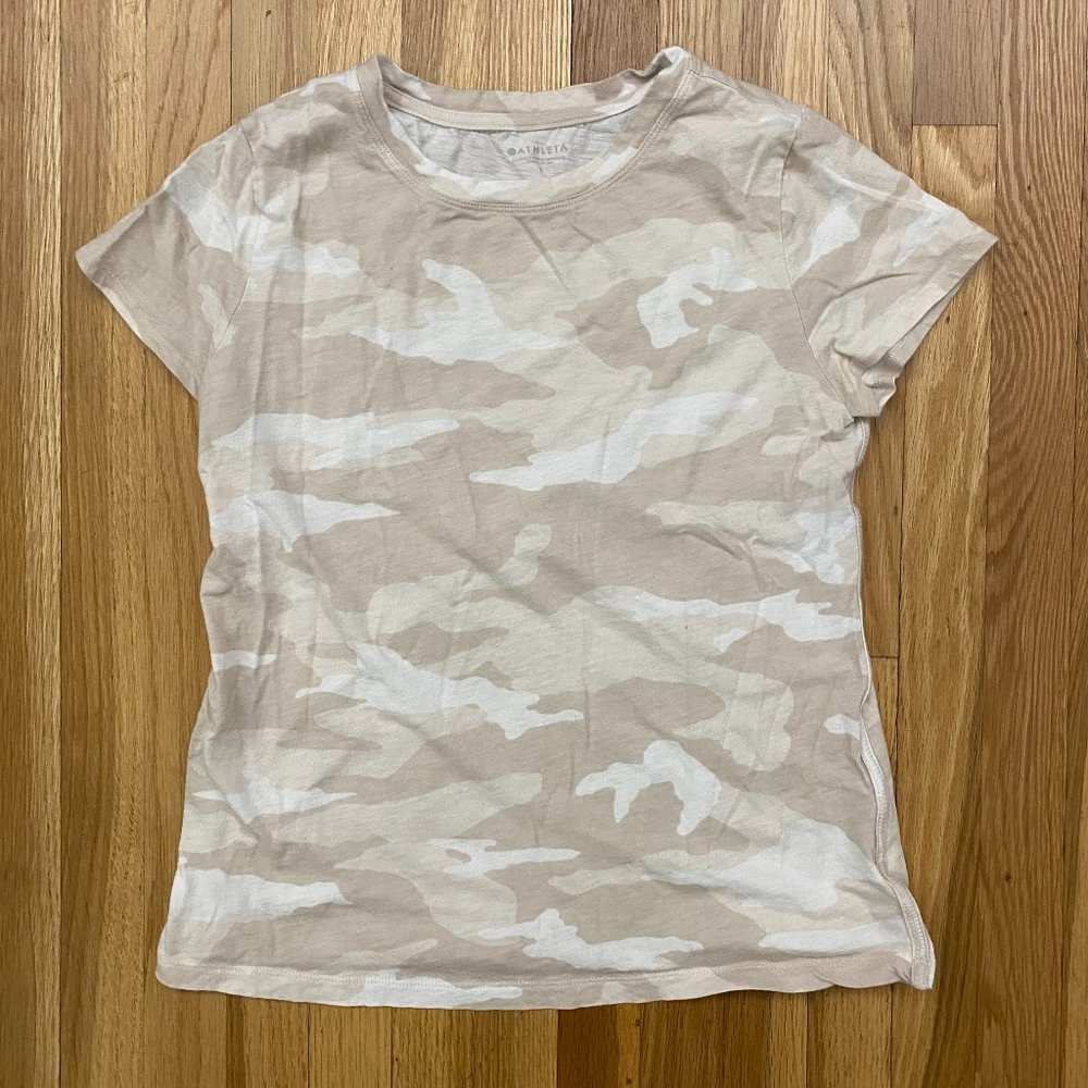 Small Athleta Organic Daily Camo Crew Shirt in Tan